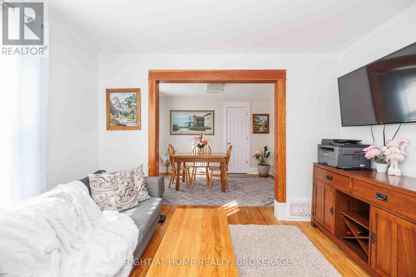4367 Homewood Avenue, Niagara Falls, Ontario  L2E 4X3 - Photo 8 - X12014894