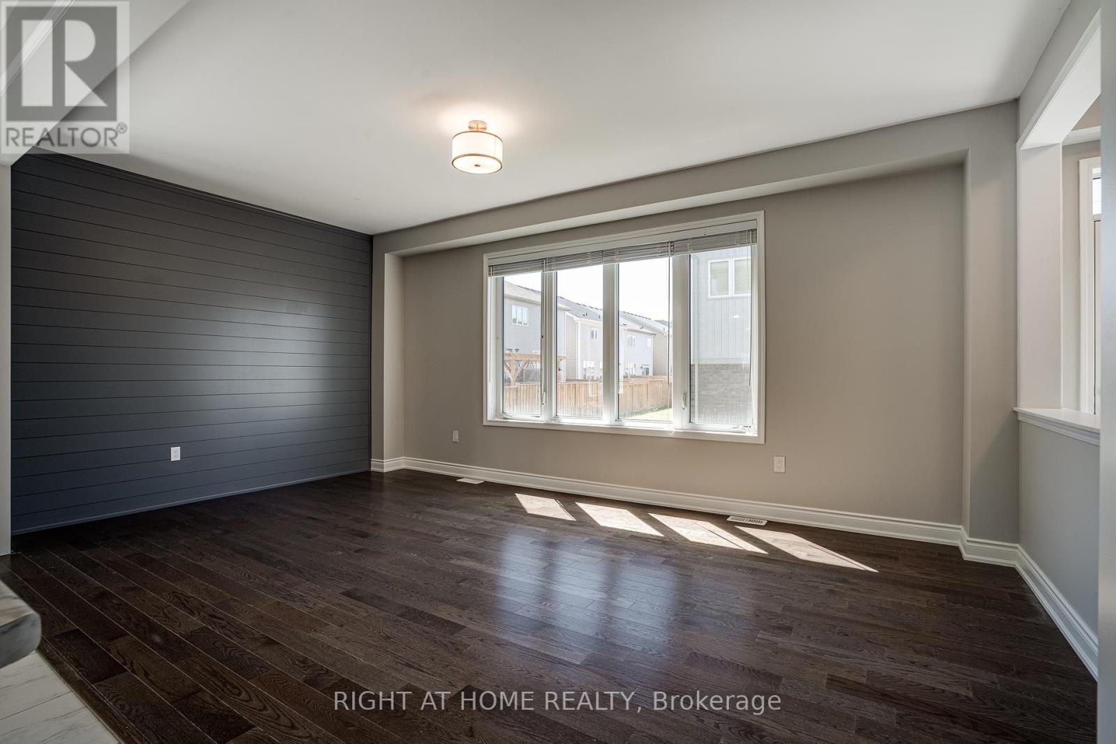 227 Thompson Road, Haldimand, Ontario  N3W 0C4 - Photo 12 - X12196928