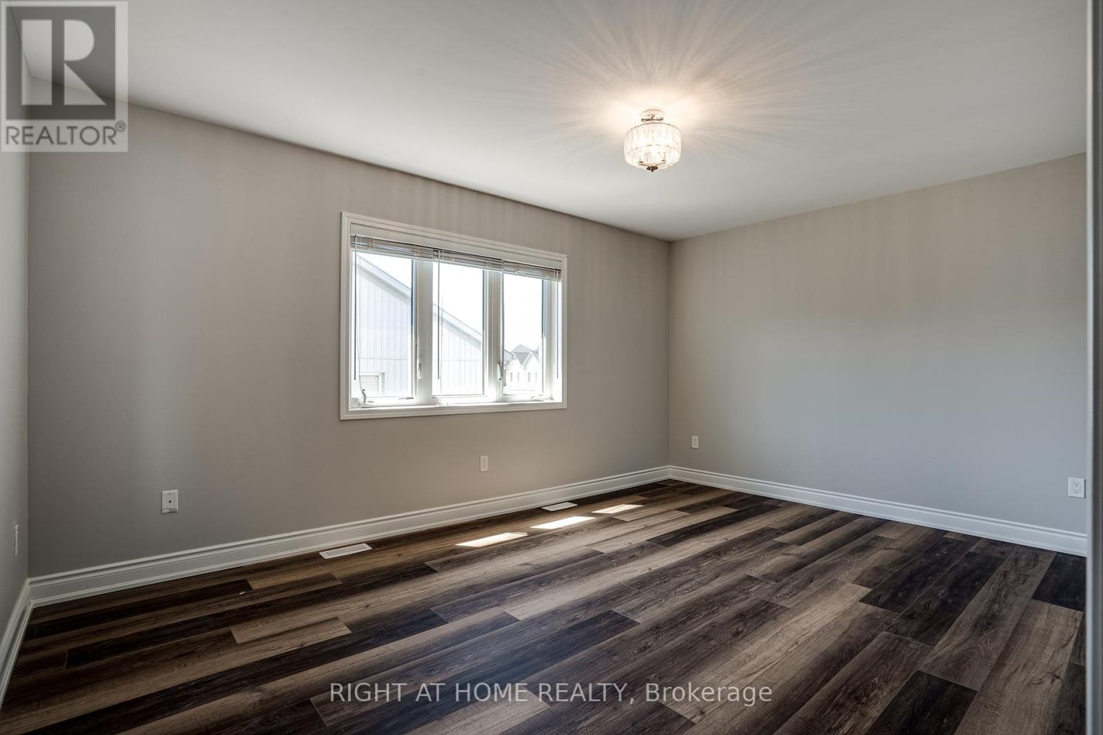 227 Thompson Road, Haldimand, Ontario  N3W 0C4 - Photo 21 - X12196928