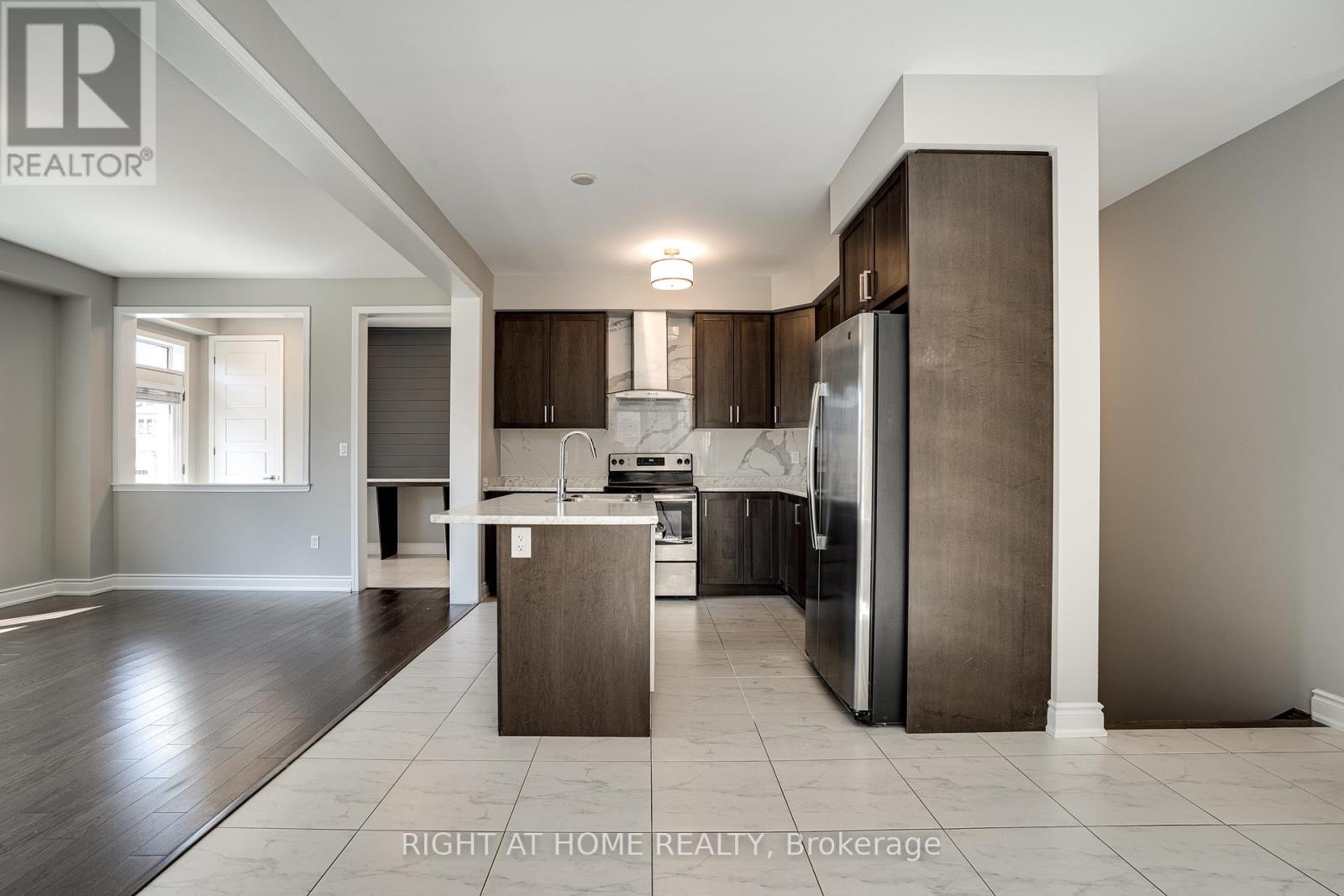 227 Thompson Road, Haldimand, Ontario  N3W 0C4 - Photo 8 - X12196928