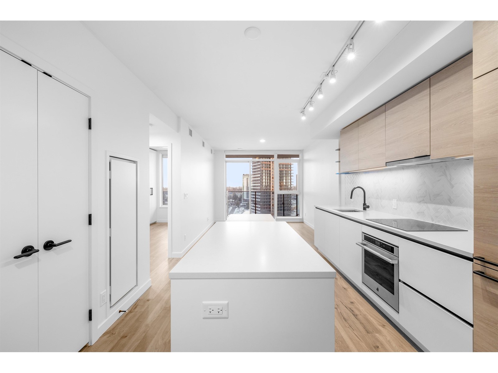 2606 10448 University Drive, Surrey, British Columbia  V3T 0S7 - Photo 3 - R3011611