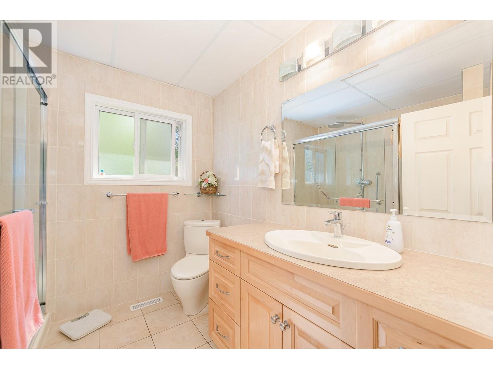 1180 18 Street Ne, Salmon Arm, British Columbia  V1E 2T4 - Photo 46 - 10345465