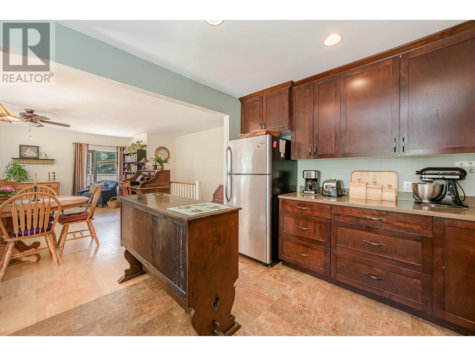 1180 18 Street Ne, Salmon Arm, British Columbia  V1E 2T4 - Photo 33 - 10345465
