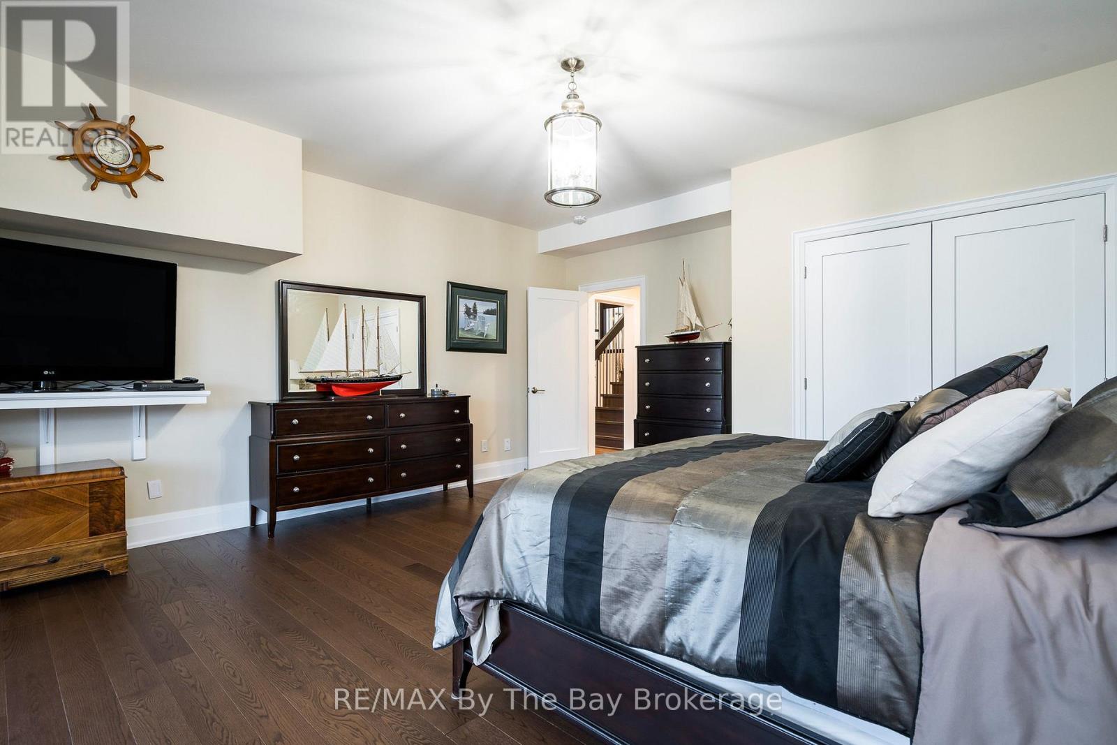 18 Edgewater Road, Wasaga Beach, Ontario  L9Z 2W3 - Photo 30 - S12196962