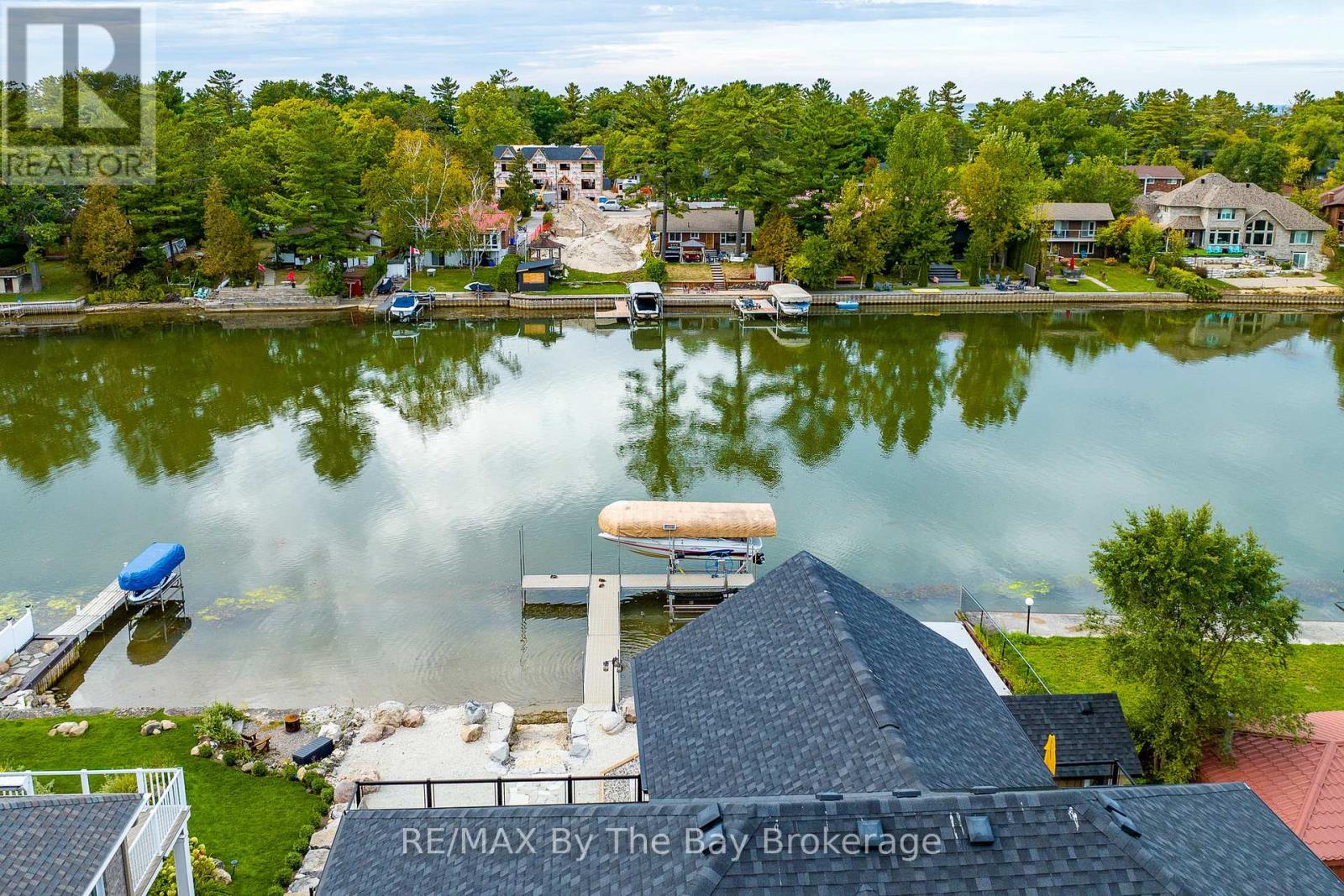 18 Edgewater Road, Wasaga Beach, Ontario  L9Z 2W3 - Photo 36 - S12196962