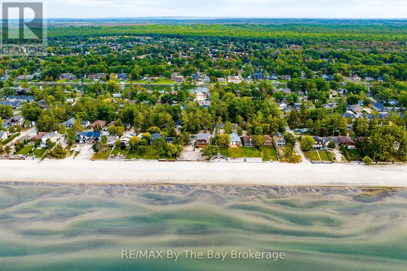 18 Edgewater Road, Wasaga Beach, Ontario  L9Z 2W3 - Photo 37 - S12196962