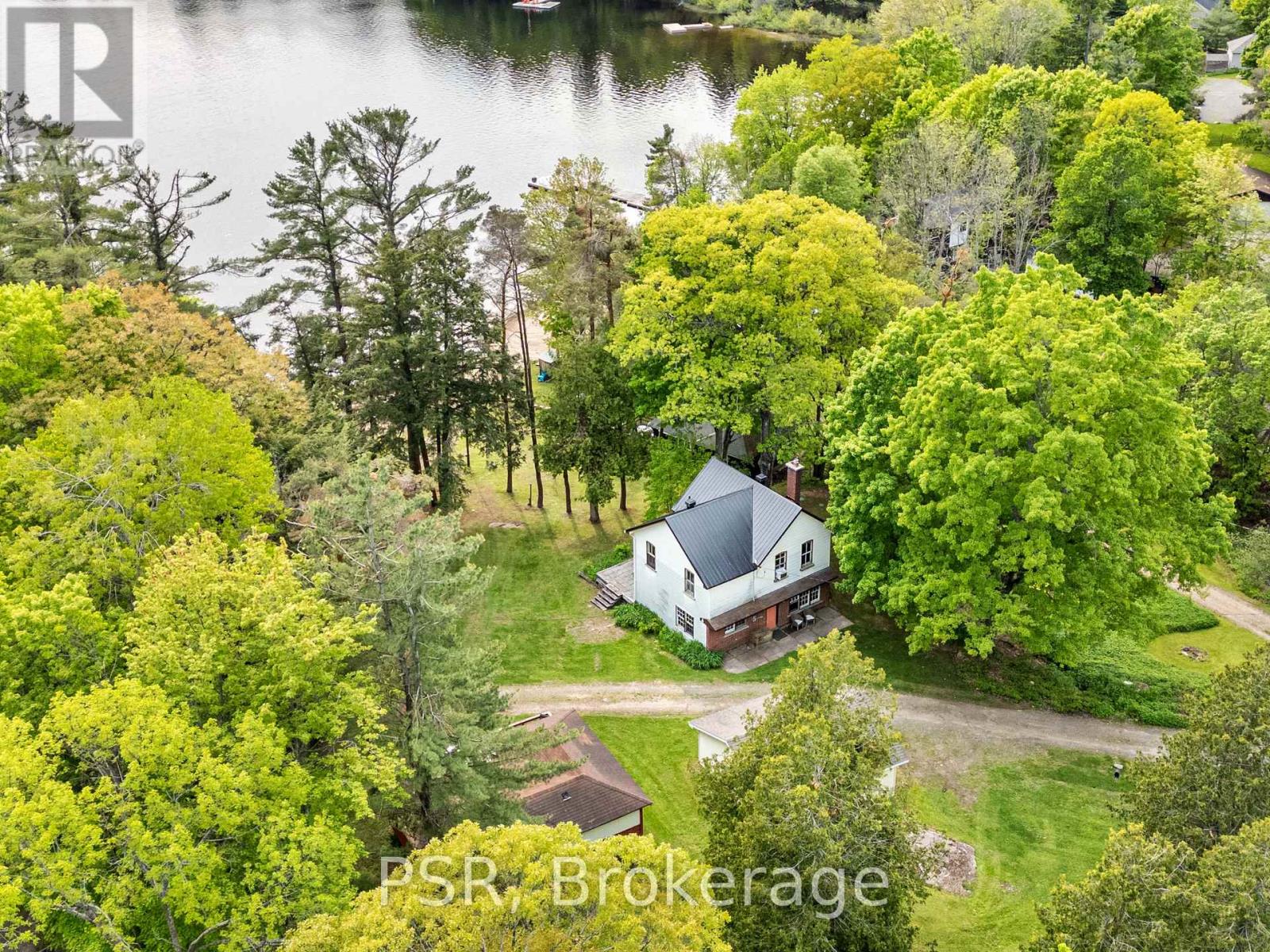 1113 Moon River Road, Muskoka Lakes, Ontario P0C 1A0 - Photo 12 - X12196985
