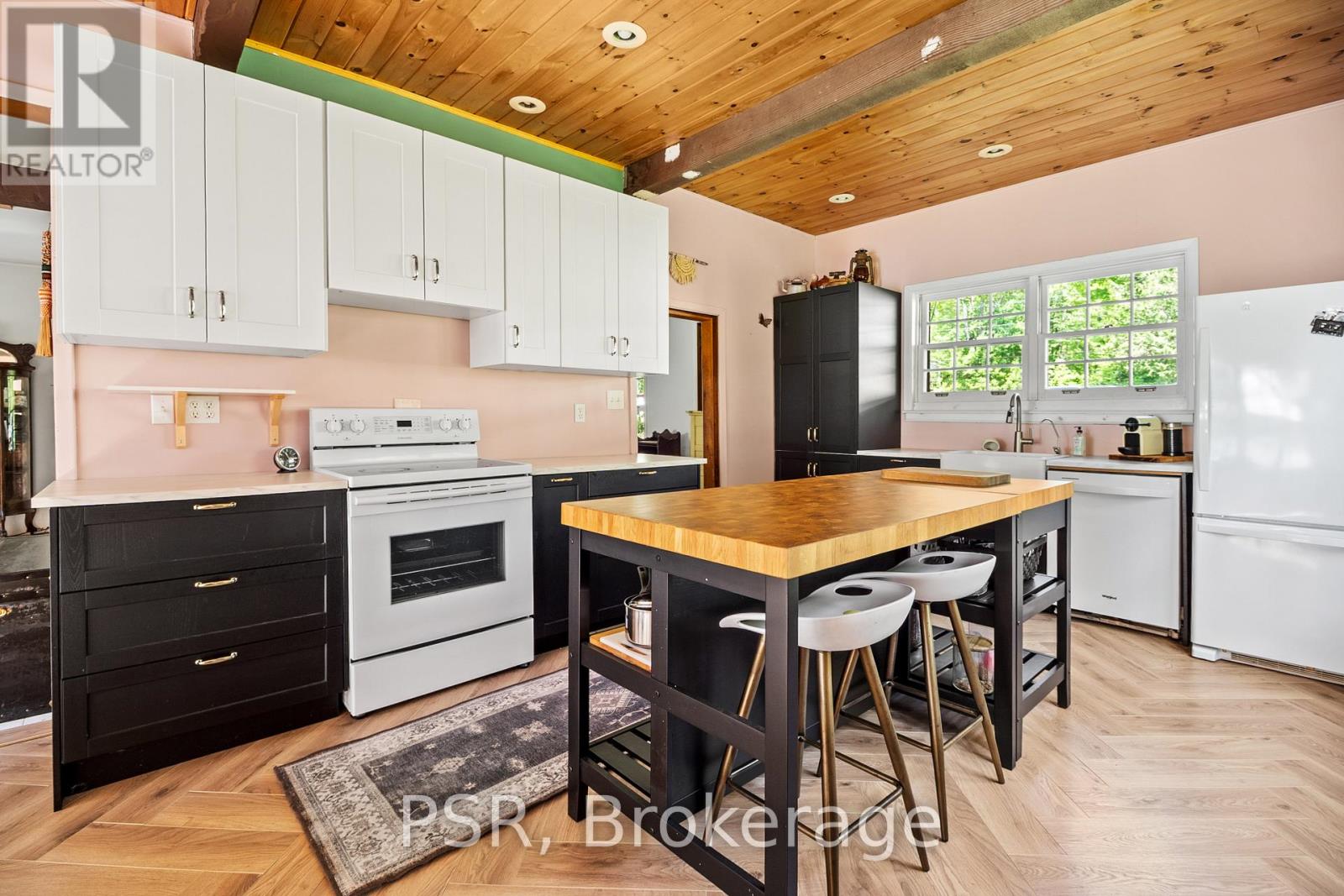 1113 Moon River Road, Muskoka Lakes, Ontario P0C 1A0 - Photo 19 - X12196985