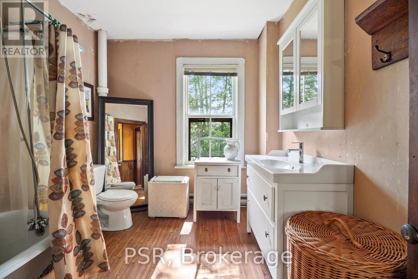 1113 Moon River Road, Muskoka Lakes, Ontario P0C 1A0 - Photo 21 - X12196985