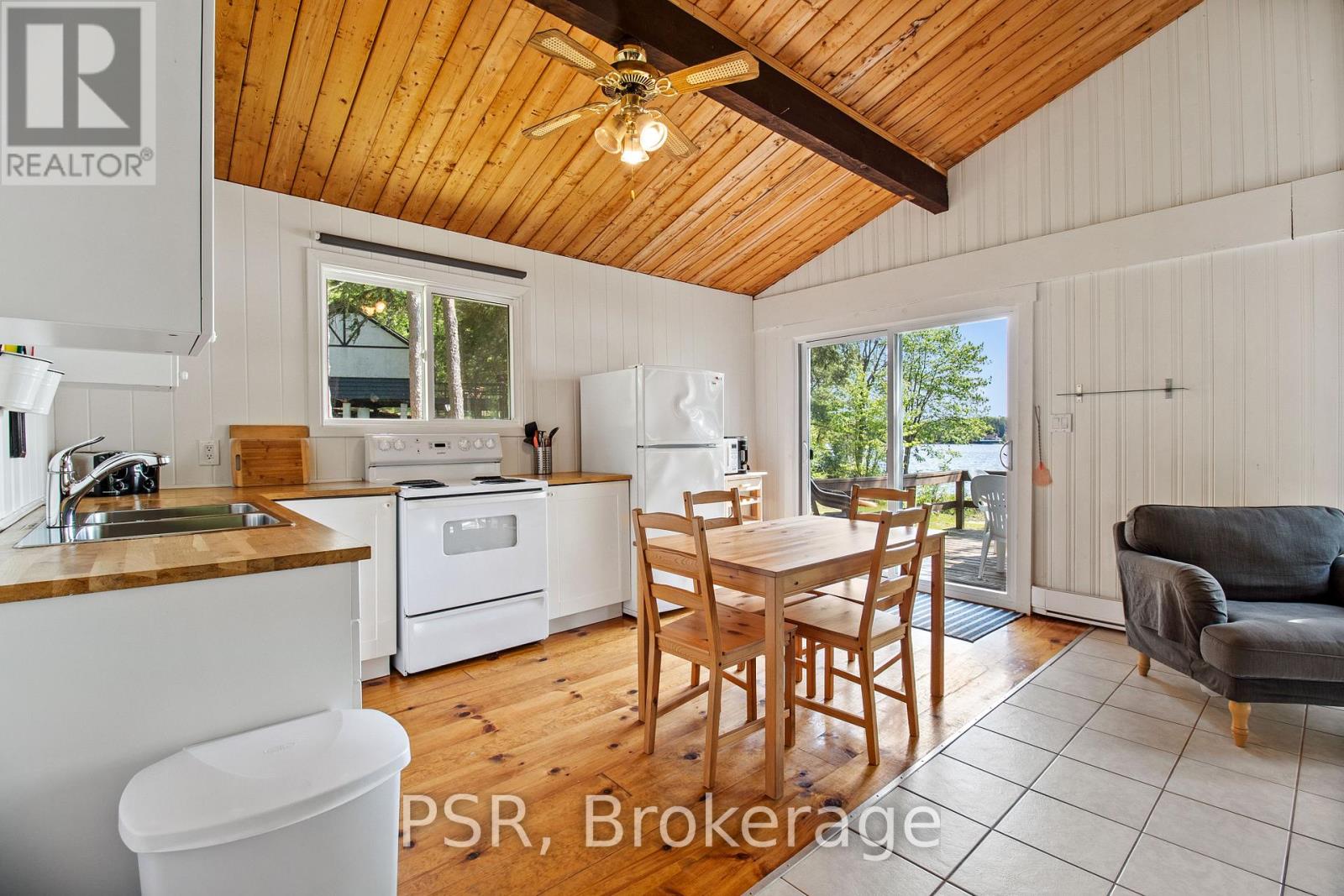 1113 Moon River Road, Muskoka Lakes, Ontario P0C 1A0 - Photo 29 - X12196985