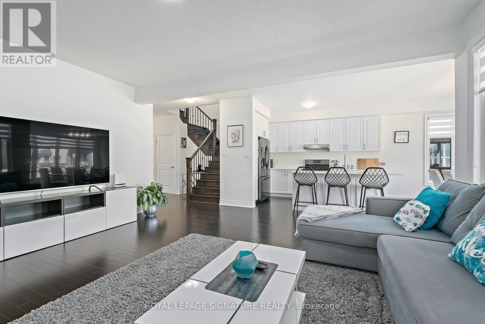 21 Vineyard Drive, Brampton, Ontario  L6Y 2A5 - Photo 8 - W12196910