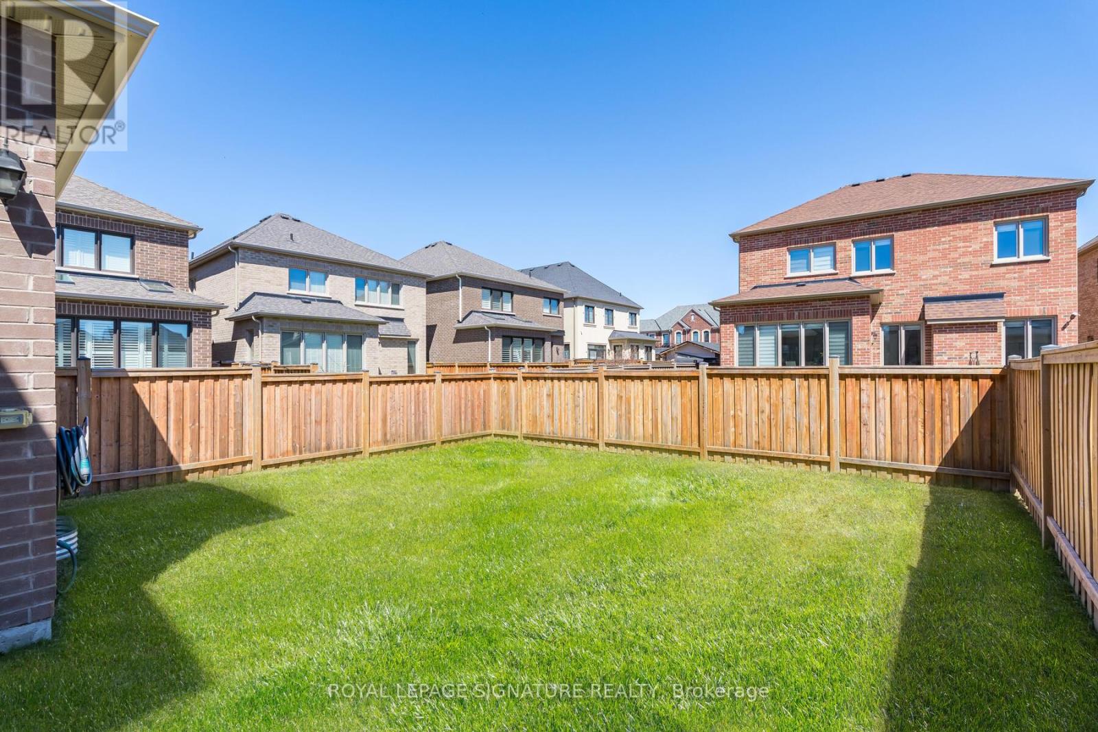 21 Vineyard Drive, Brampton, Ontario  L6Y 2A5 - Photo 34 - W12196910