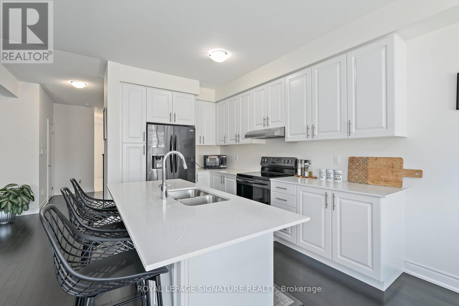 21 Vineyard Drive, Brampton, Ontario  L6Y 2A5 - Photo 12 - W12196910
