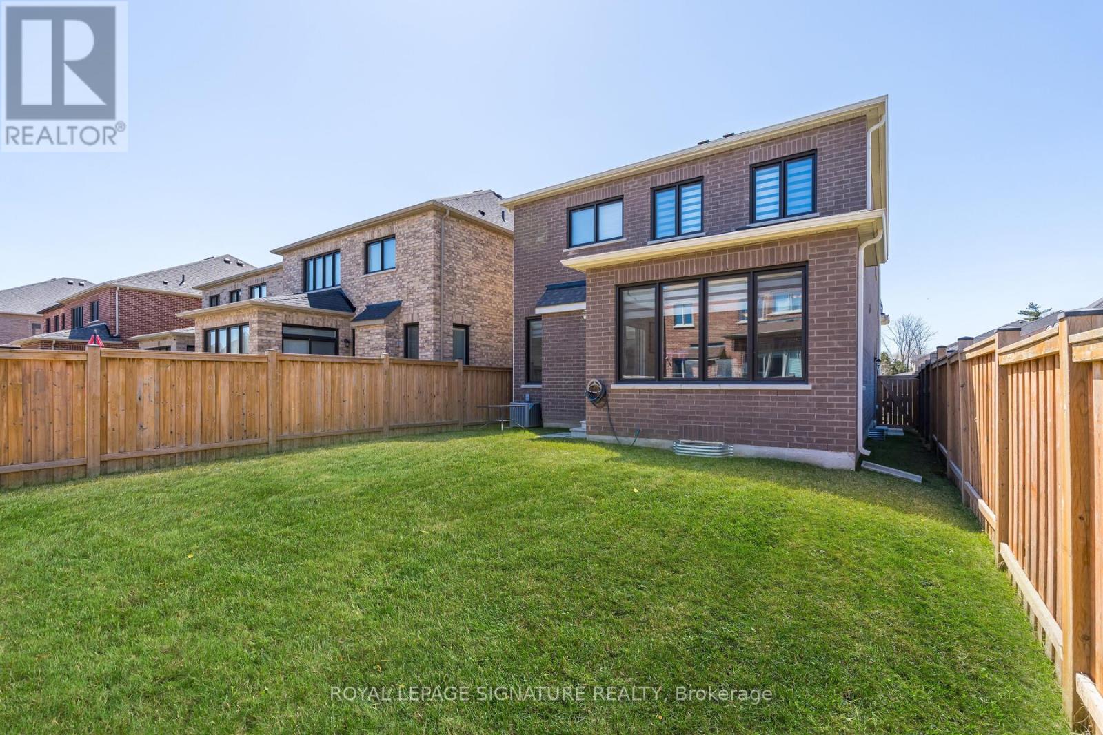 21 Vineyard Drive, Brampton, Ontario  L6Y 2A5 - Photo 35 - W12196910