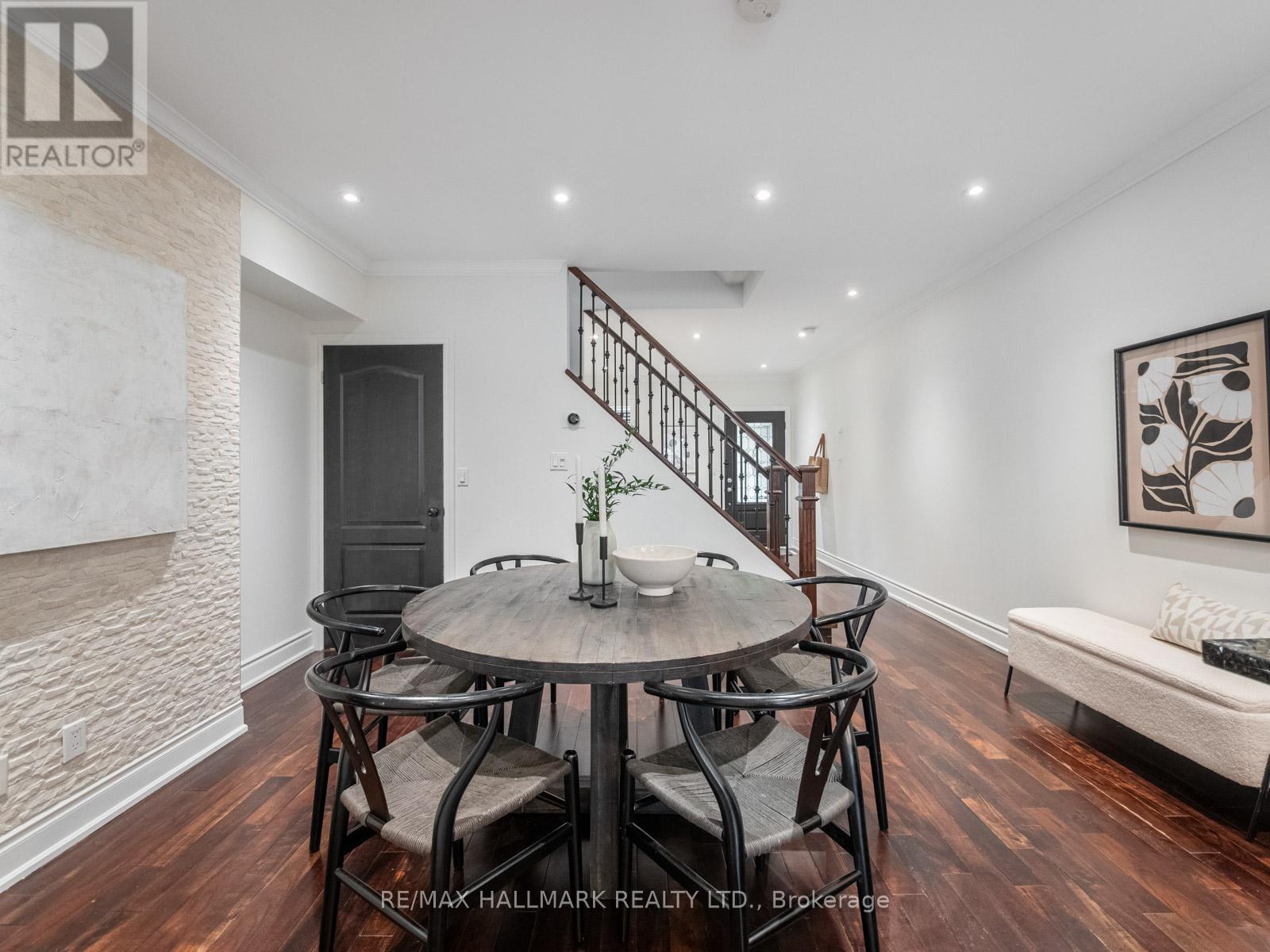 29 Dearbourne Avenue, Toronto, Ontario  M4K 1M6 - Photo 10 - E12196996