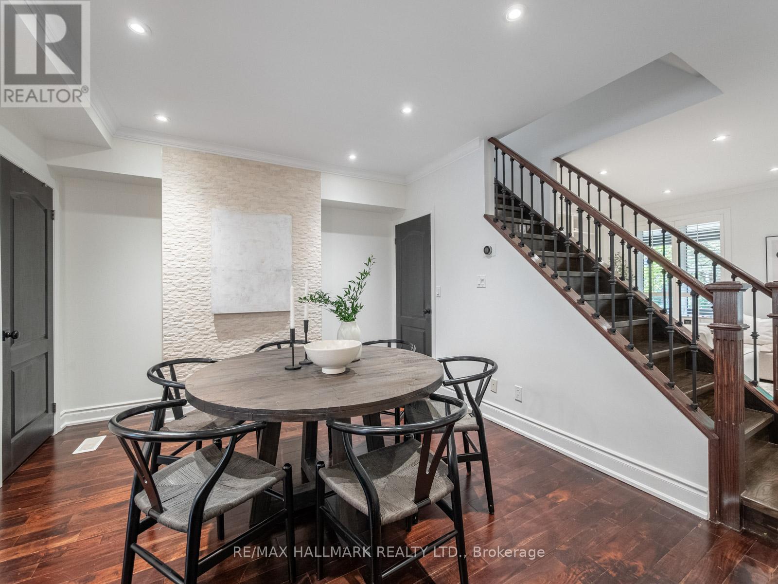 29 Dearbourne Avenue, Toronto, Ontario  M4K 1M6 - Photo 8 - E12196996