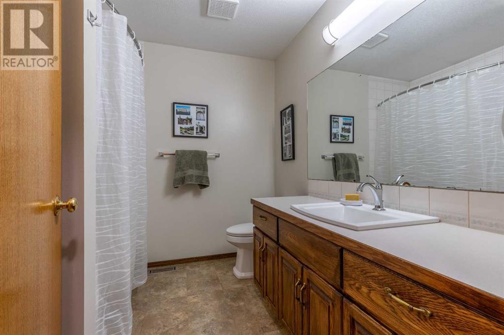 14 Mt Brazeau Road W, Lethbridge, Alberta  T1K 6L6 - Photo 19 - A2226372