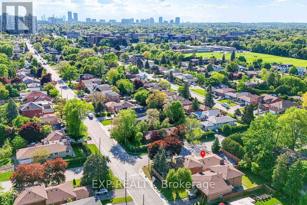 11 Lillian Avenue, Markham, Ontario  L3T 4N7 - Photo 37 - N12196953