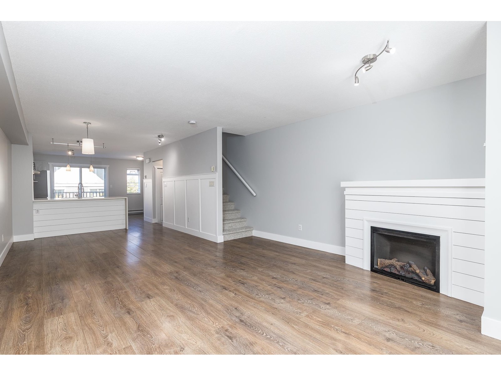 6 15175 62a Avenue, Surrey, British Columbia  V3S 1X1 - Photo 6 - R3010037
