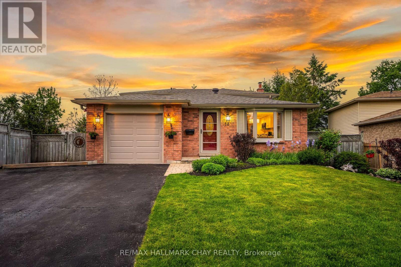 18 RIVERWOOD COURT, barrie (sunnidale), Ontario