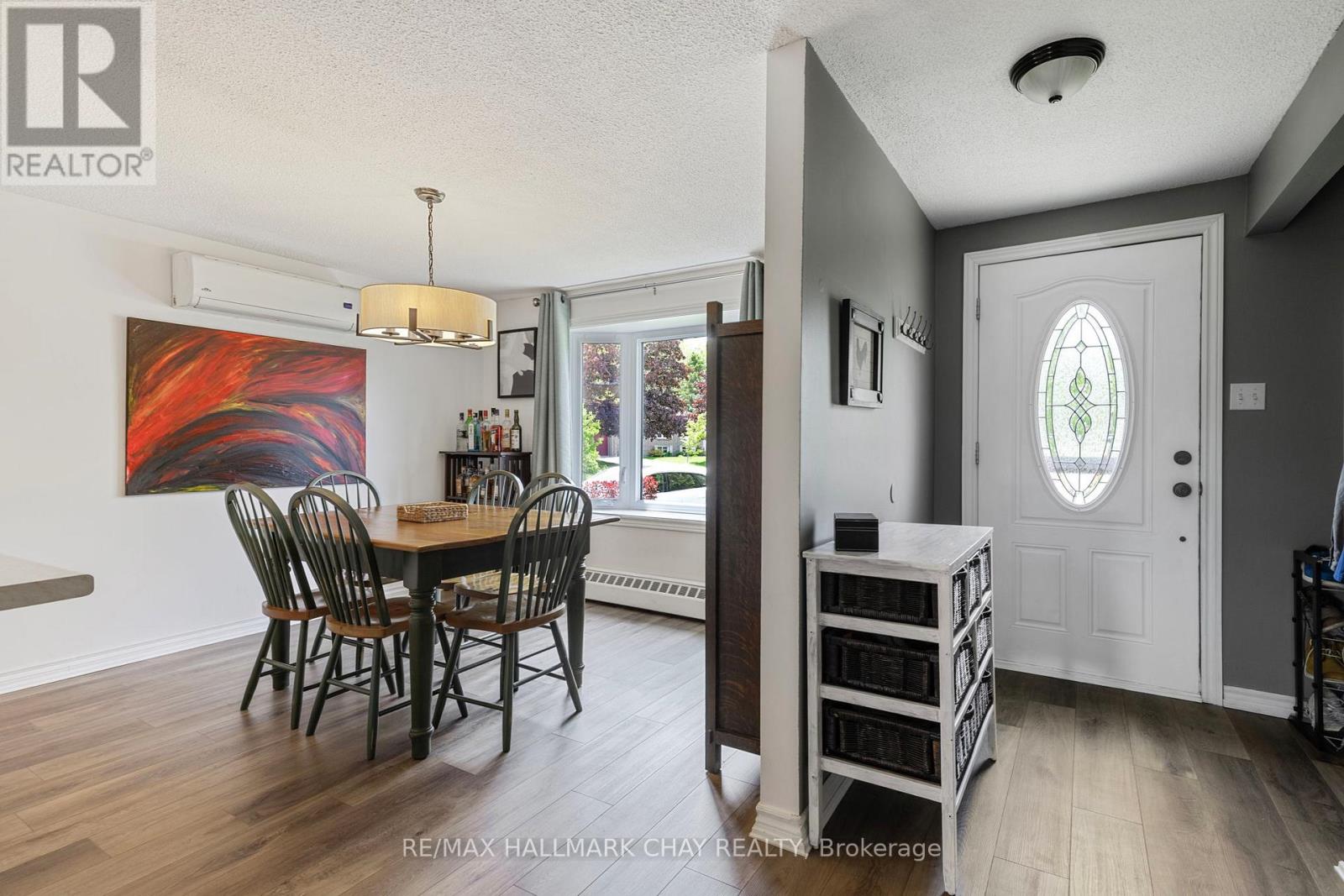18 Riverwood Court, Barrie (Sunnidale), Ontario  L4N 5Y5 - Photo 4 - S12196970