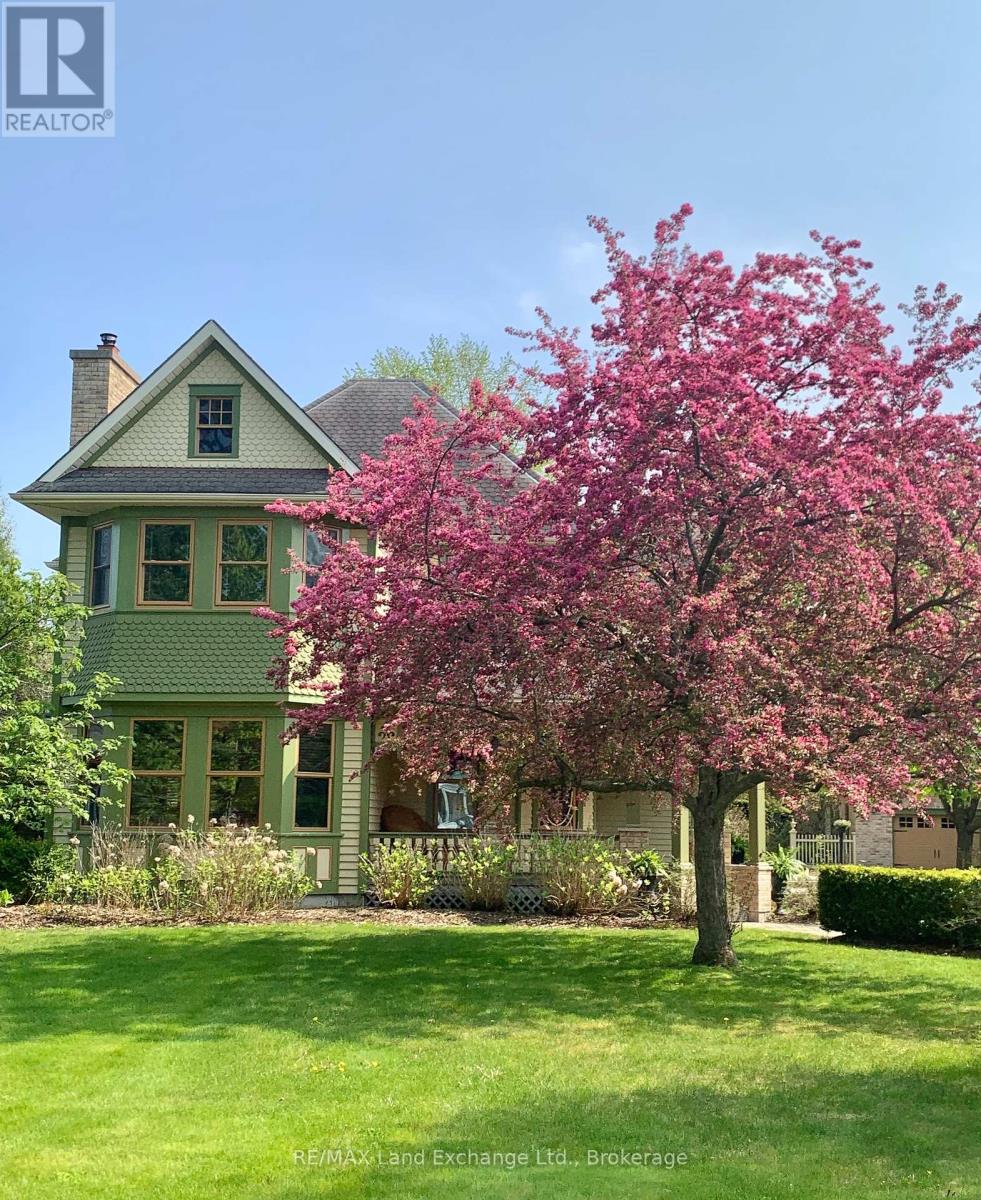 Property at 41 METCALF STREET image 2