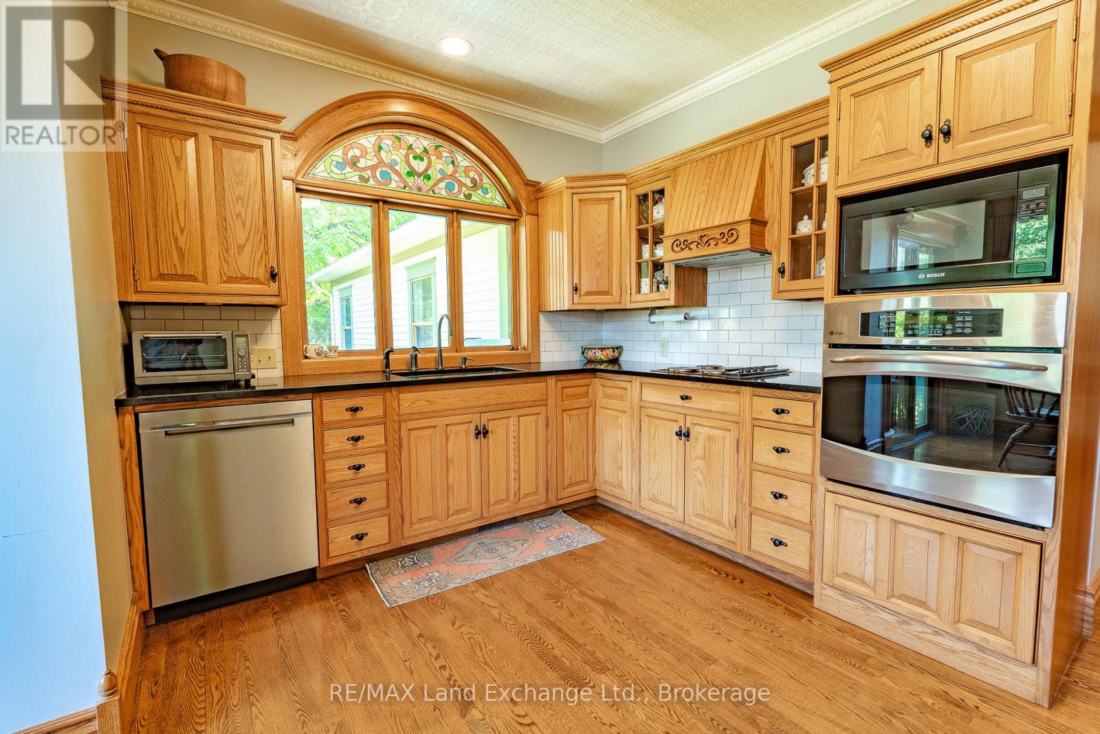 41 Metcalf Street, Saugeen Shores, Ontario  N0H 2L0 - Photo 20 - X12193235