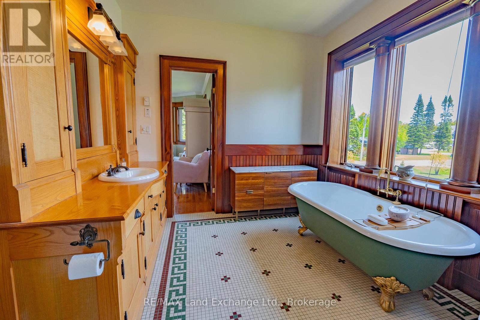41 Metcalf Street, Saugeen Shores, Ontario  N0H 2L0 - Photo 32 - X12193235
