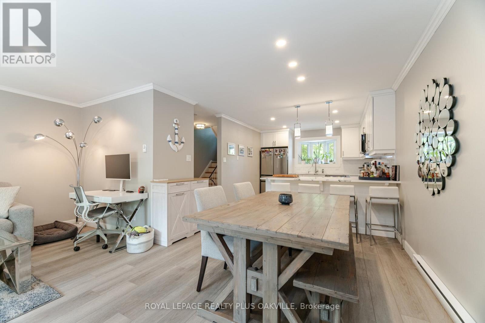 3 - 2056 Marine Drive, Oakville, Ontario  L6L 1B4 - Photo 6 - W12196968