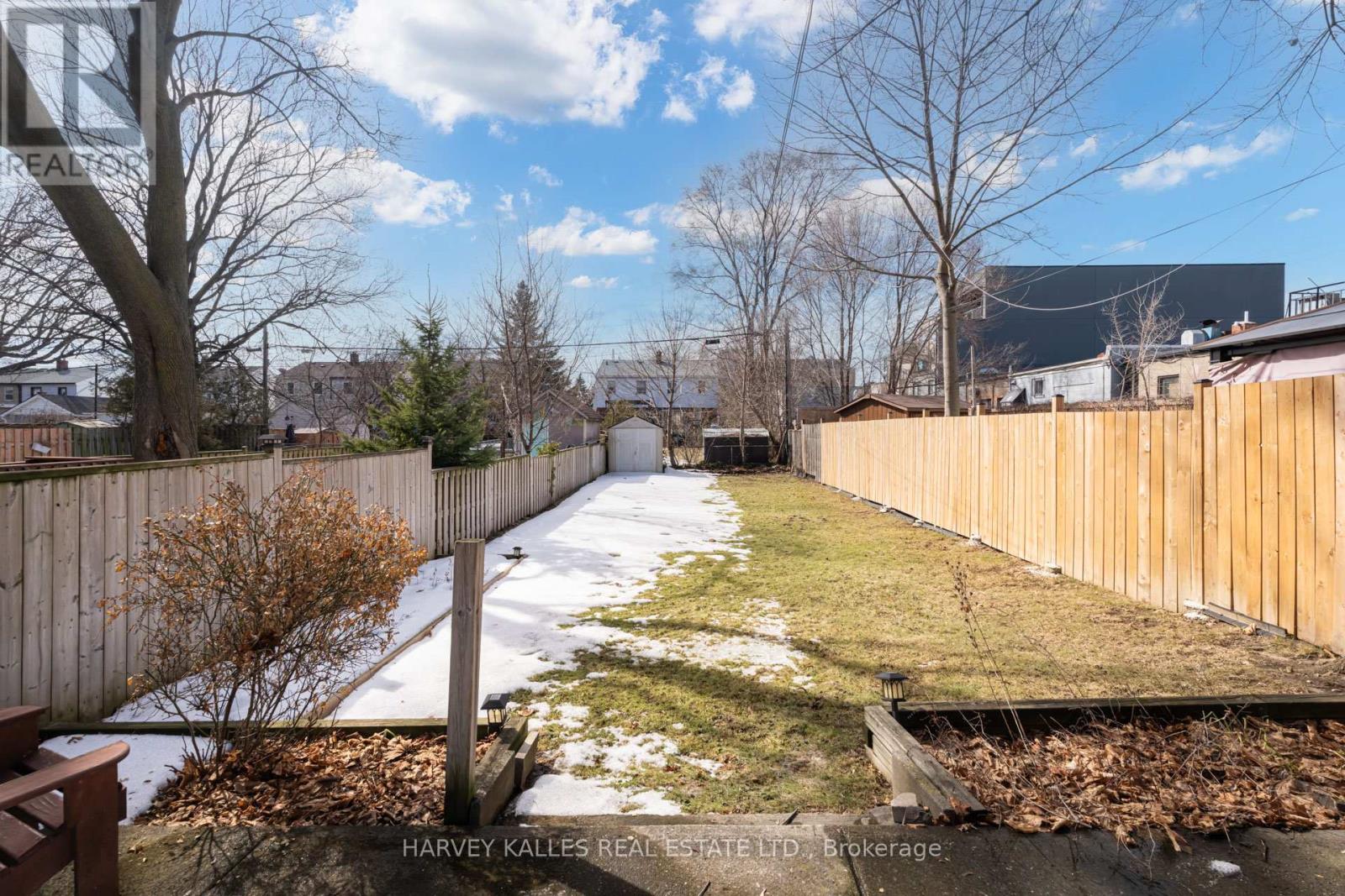 562 Royal York Road, Toronto, Ontario  M6S 1P2 - Photo 23 - W12196991