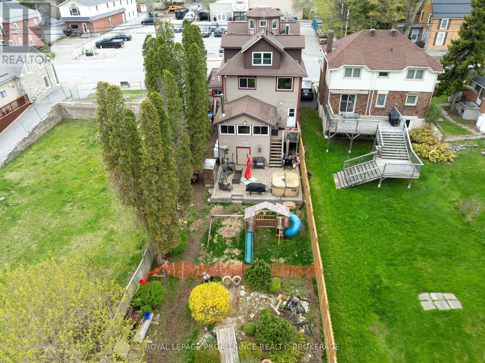 29 Main Street, Westport, Ontario  K0G 1X0 - Photo 37 - X12134996