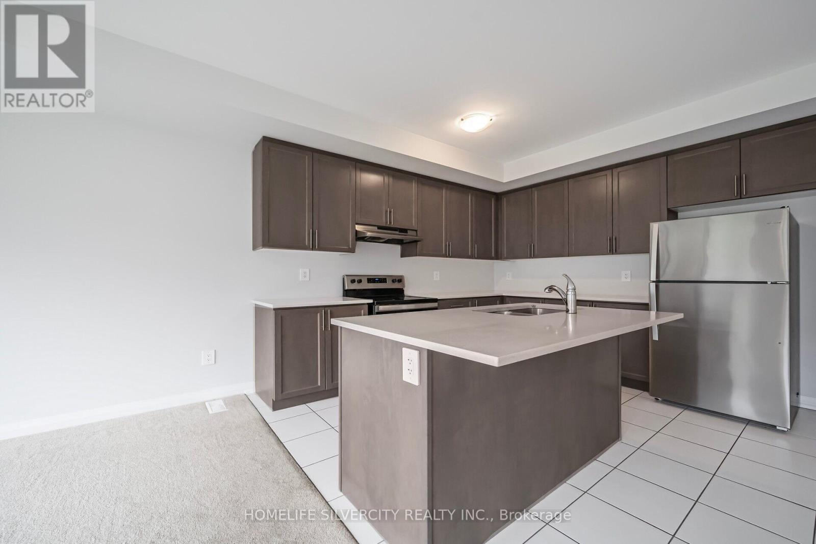 34 Keenan Street, Kawartha Lakes, Ontario  K9V 6C2 - Photo 17 - X12196990