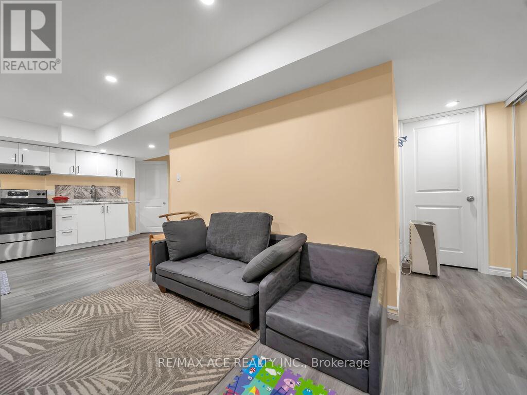 160 Kemp Crescent E, Guelph, Ontario  N1E 0K1 - Photo 40 - X12196993