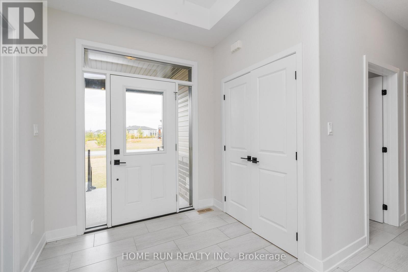 212 Summerview Terrace, Ottawa, Ontario  K4P 0E9 - Photo 2 - X12197026