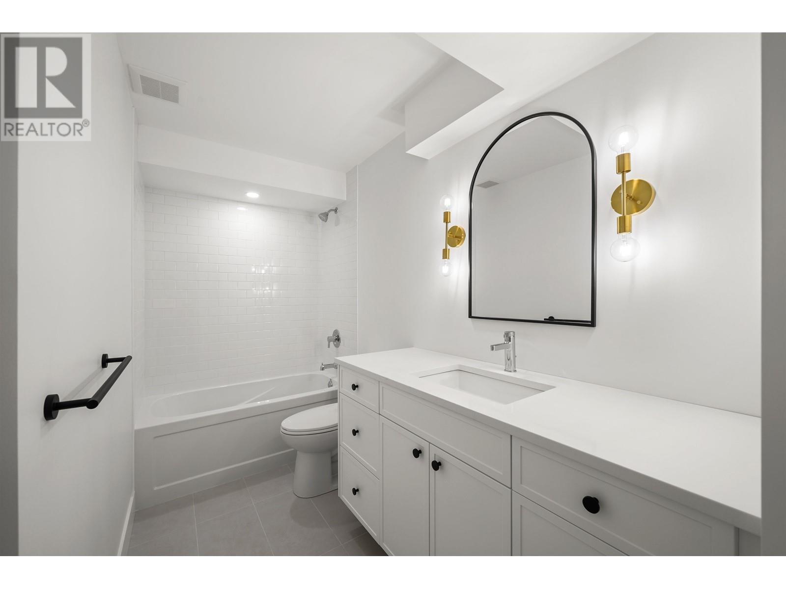 1 Cedarwood Court, Port Moody, British Columbia  V3H 4W2 - Photo 34 - R2977399