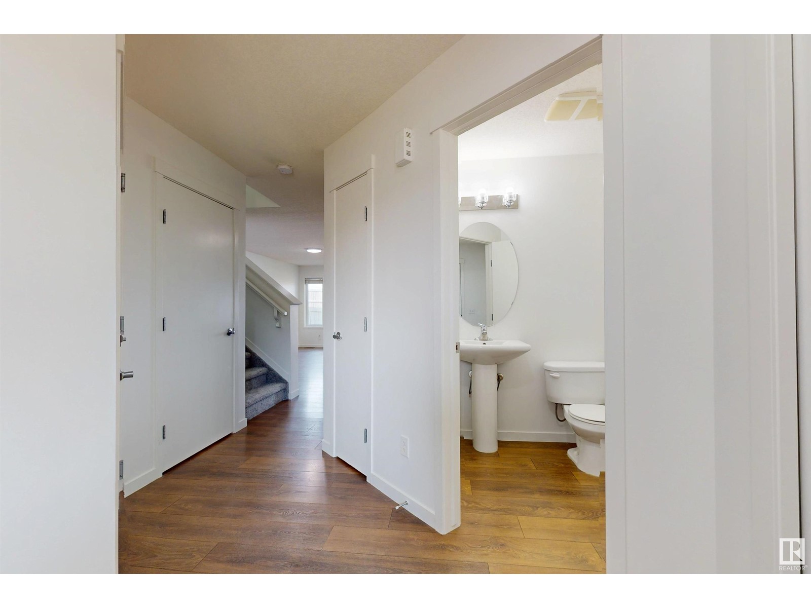 Property at 7331 ARMOUR CR SW image 3