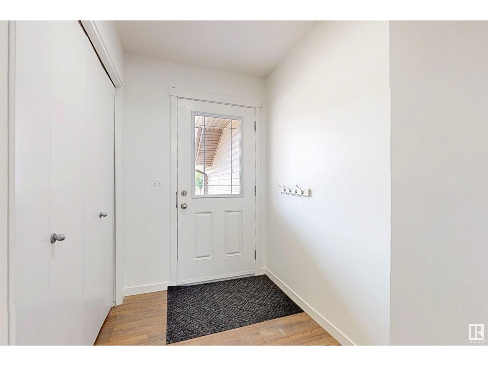 Property at 7331 ARMOUR CR SW image 4