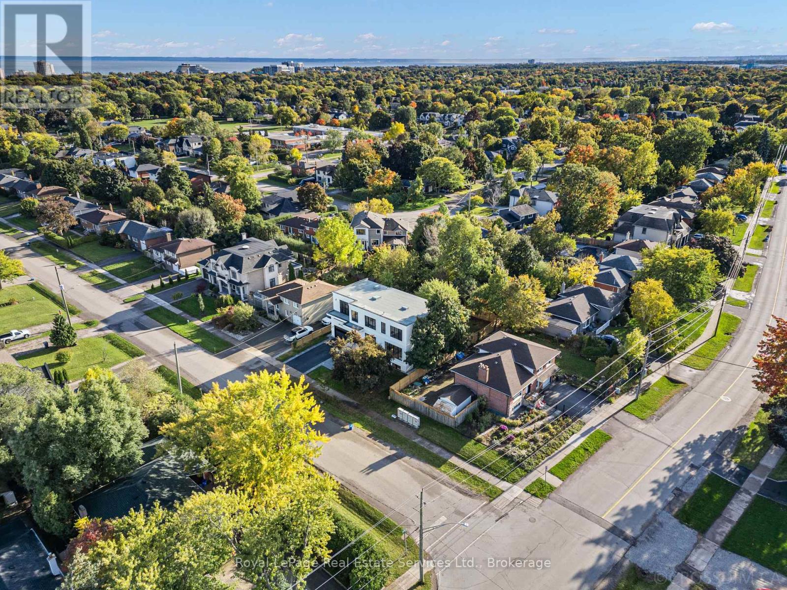 480 Scarsdale Crescent, Oakville, Ontario  L6L 3W7 - Photo 50 - W12197016