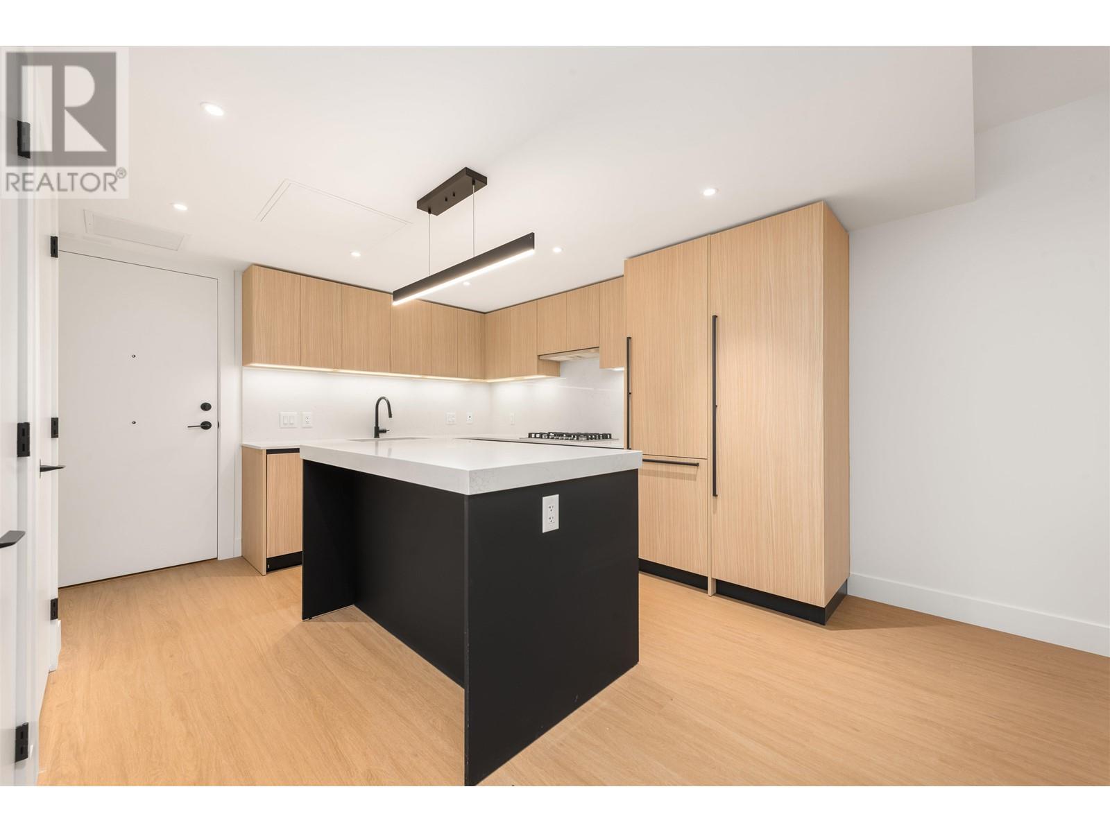 113 2235 E Broadway, Vancouver, British Columbia  V5N 0J5 - Photo 2 - R3011604