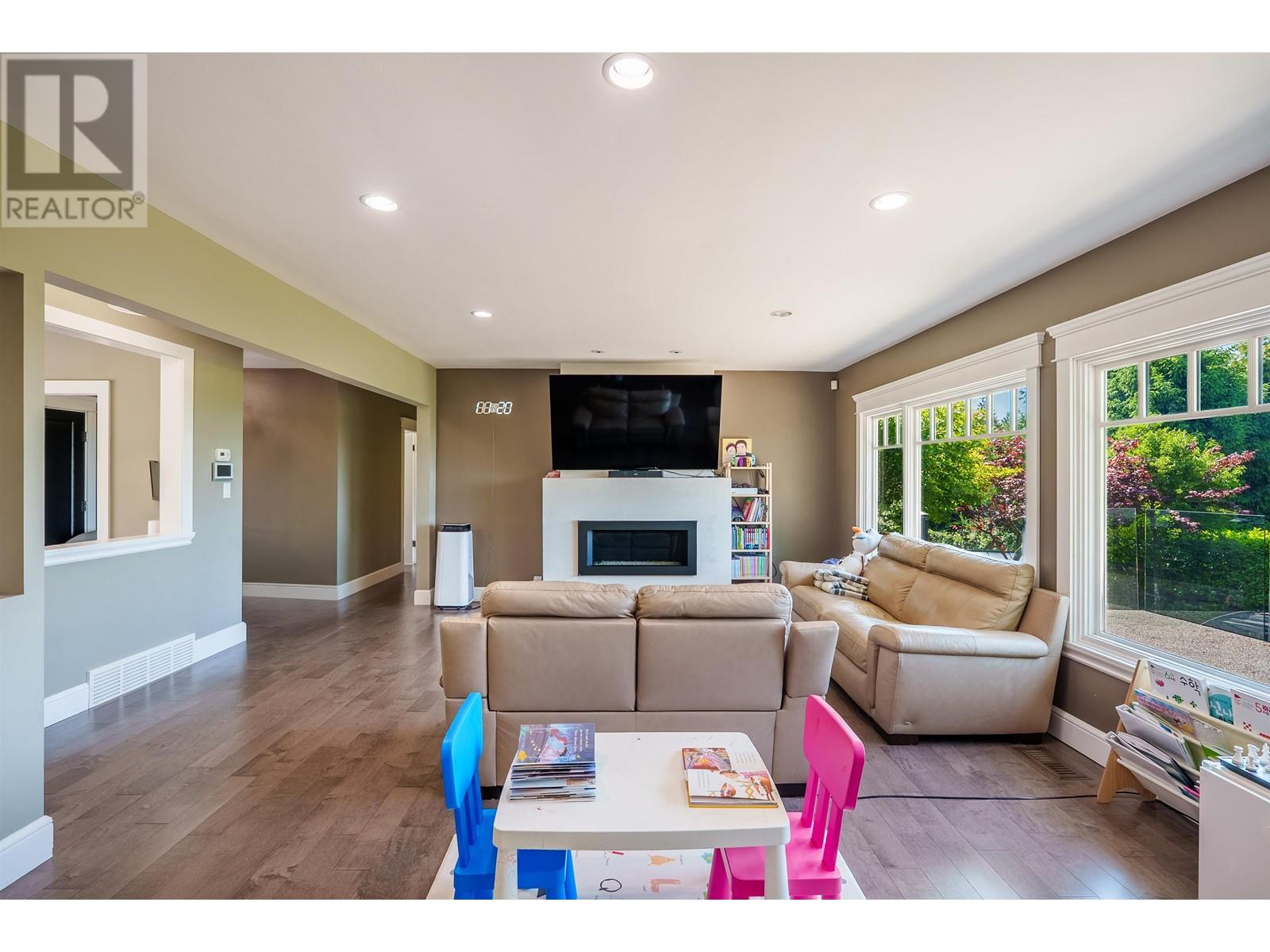501 Saville Crescent, North Vancouver, British Columbia  V7N 3A9 - Photo 9 - R3011300