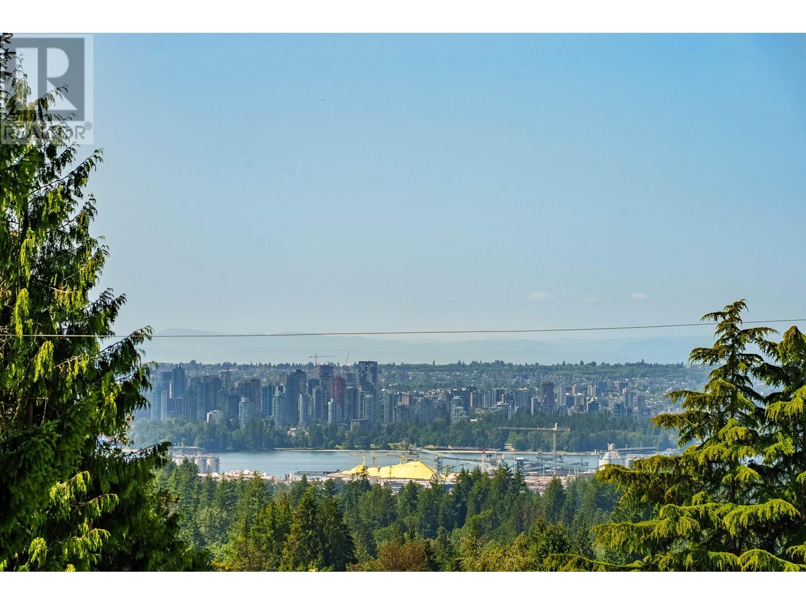 501 Saville Crescent, North Vancouver, British Columbia  V7N 3A9 - Photo 5 - R3011300