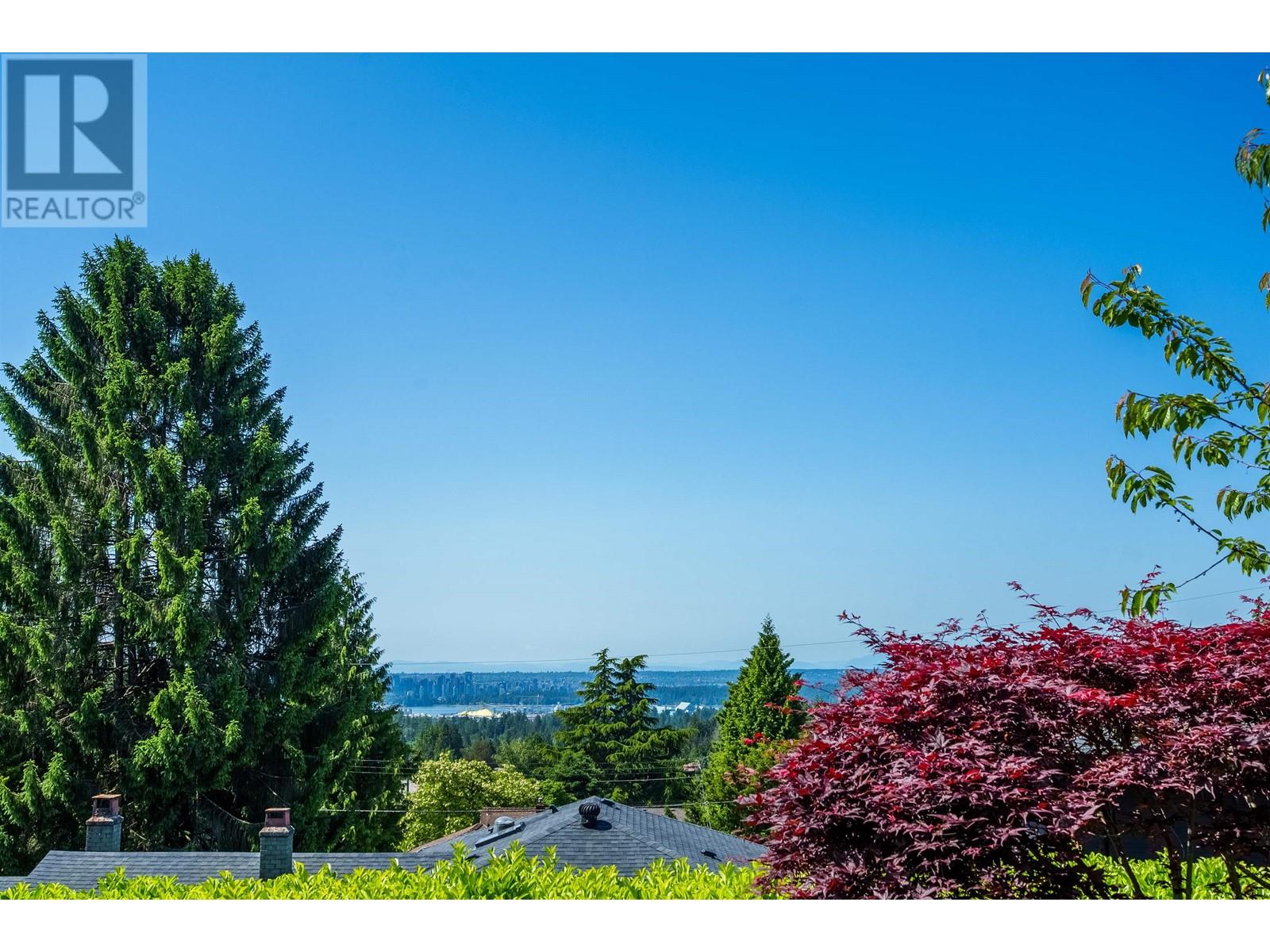 501 Saville Crescent, North Vancouver, British Columbia  V7N 3A9 - Photo 4 - R3011300