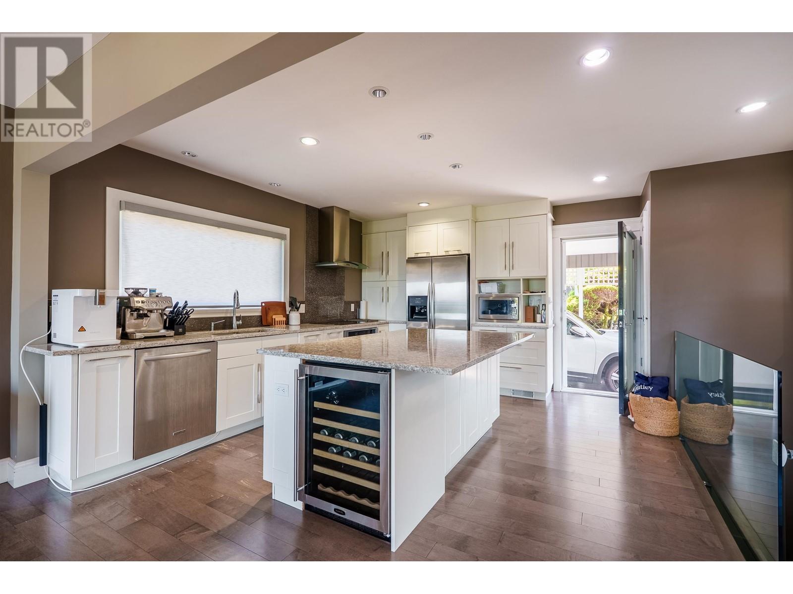 501 Saville Crescent, North Vancouver, British Columbia  V7N 3A9 - Photo 12 - R3011300