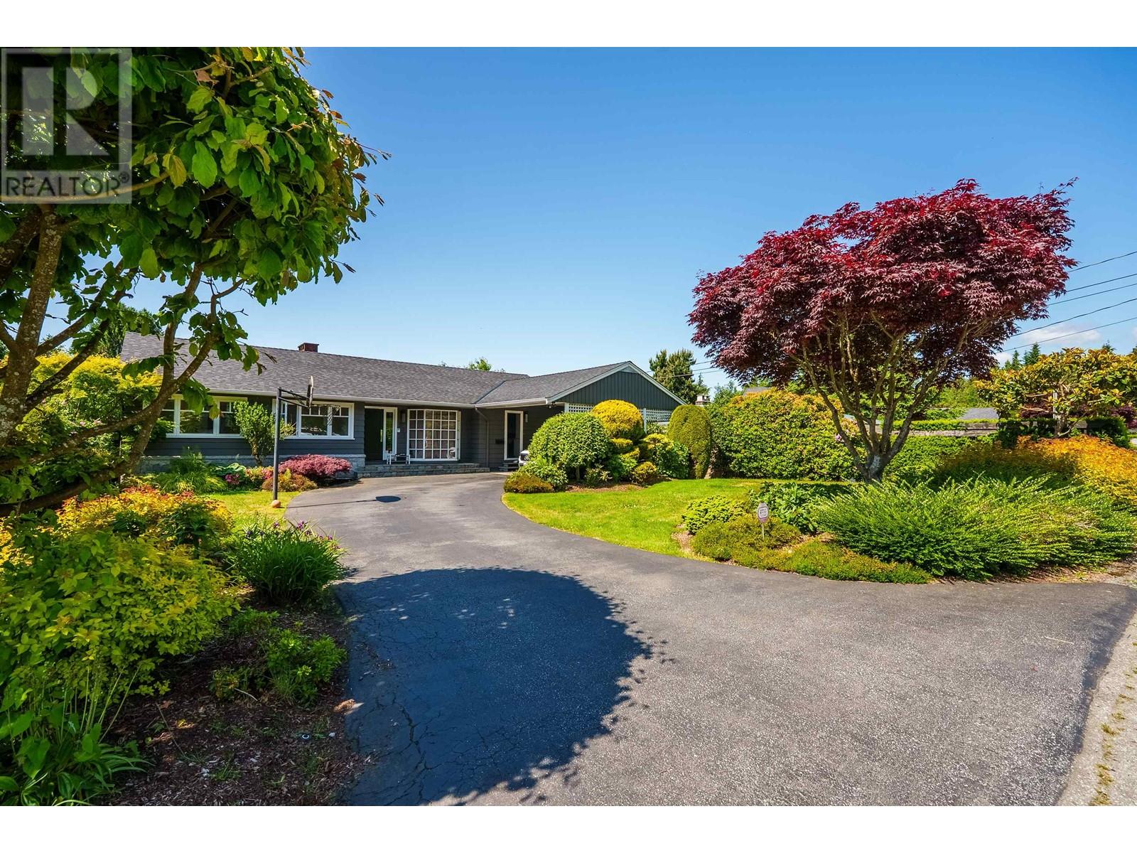 501 SAVILLE CRESCENT, North Vancouver, British Columbia