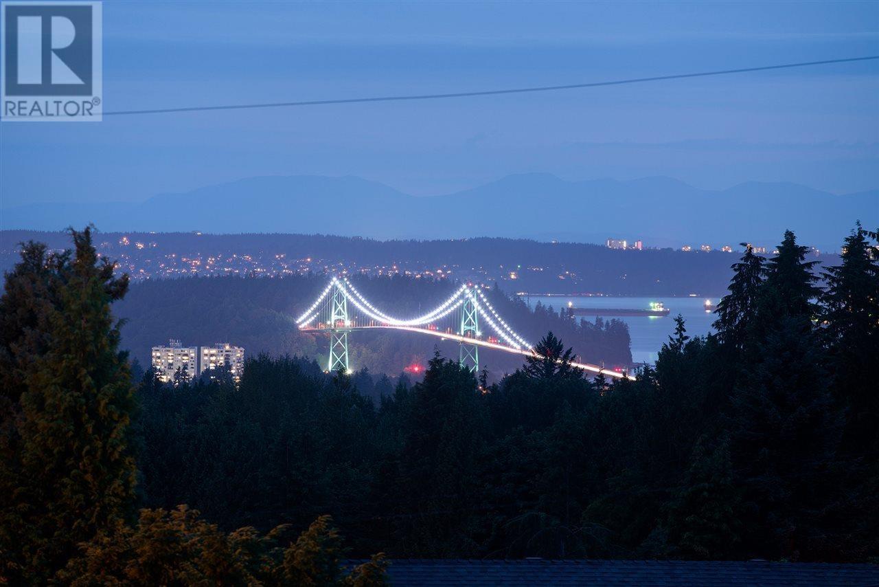 501 Saville Crescent, North Vancouver, British Columbia  V7N 3A9 - Photo 6 - R3011300