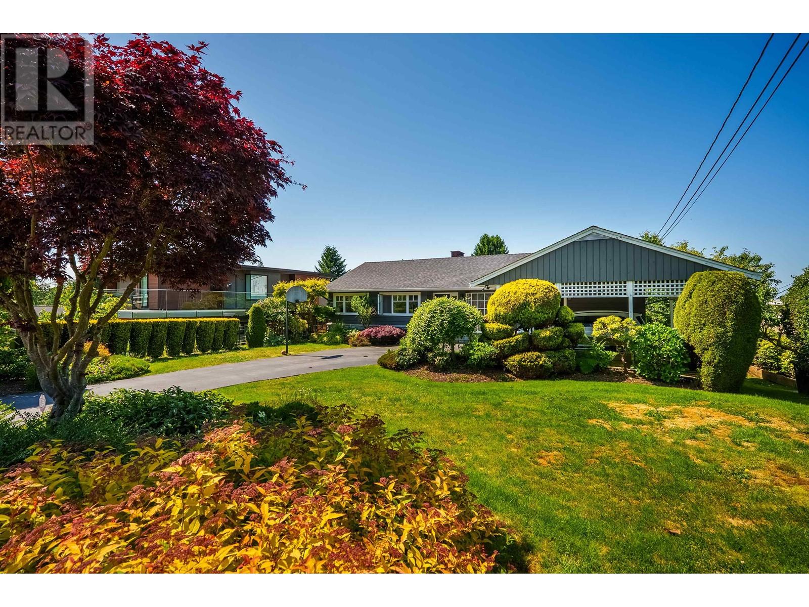 501 Saville Crescent, North Vancouver, British Columbia  V7N 3A9 - Photo 2 - R3011300