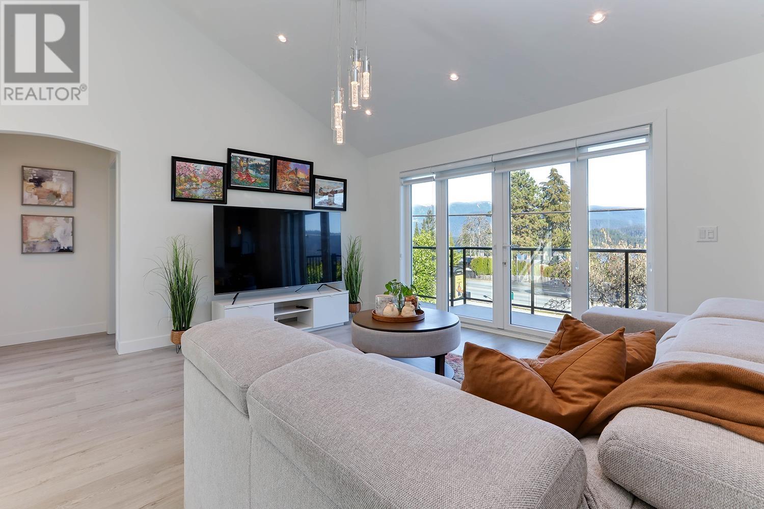 4254 Caddy Road, North Vancouver, British Columbia  V7G 1B7 - Photo 8 - R3011593