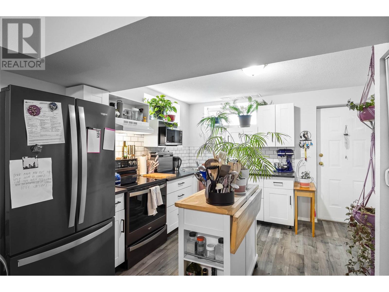 943 Bebek Road, Kamloops, British Columbia  V2B 6P9 - Photo 37 - 10350818
