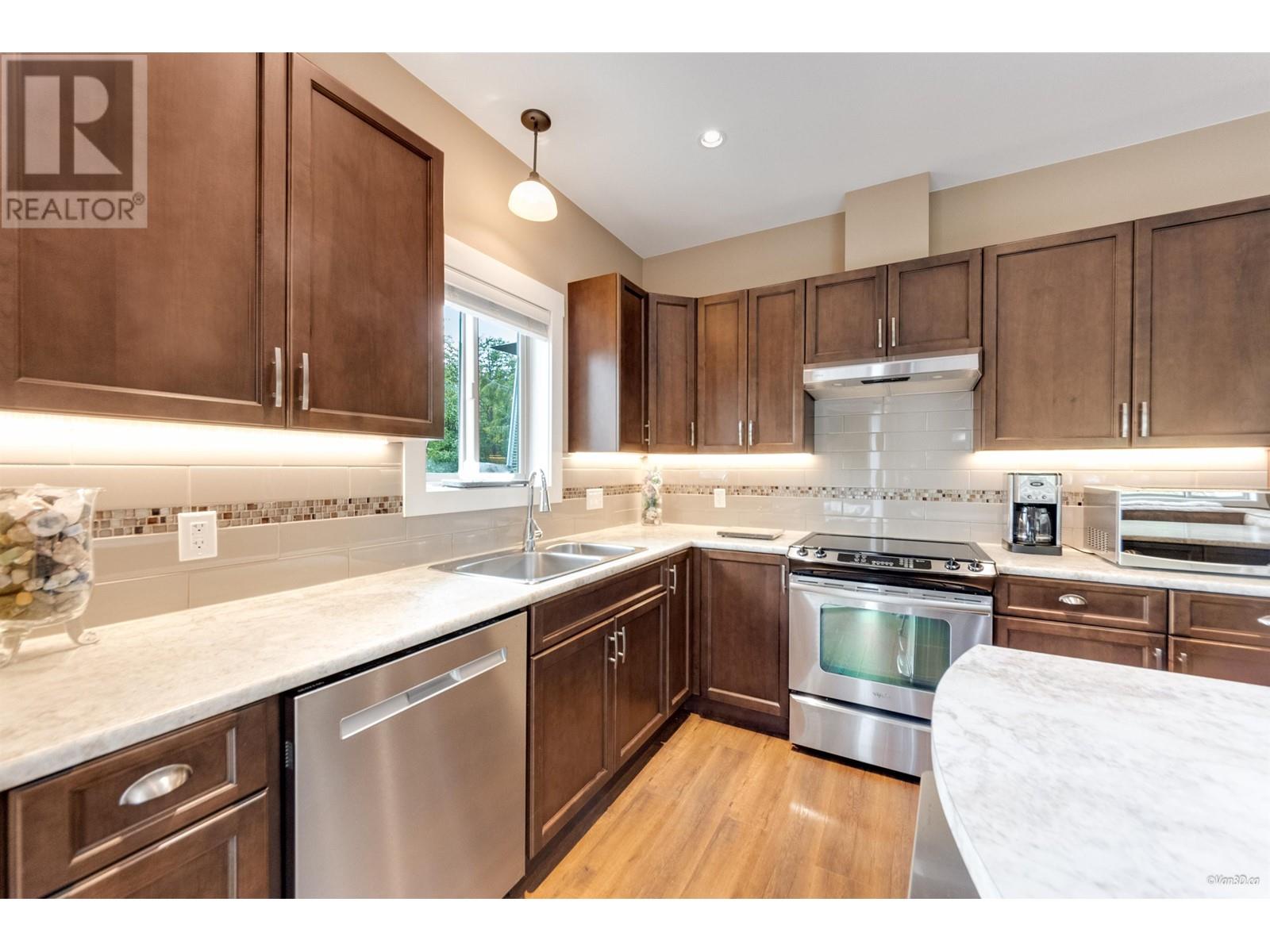 746 Upper Crescent, Squamish, British Columbia  V8E 0V7 - Photo 17 - R3009069