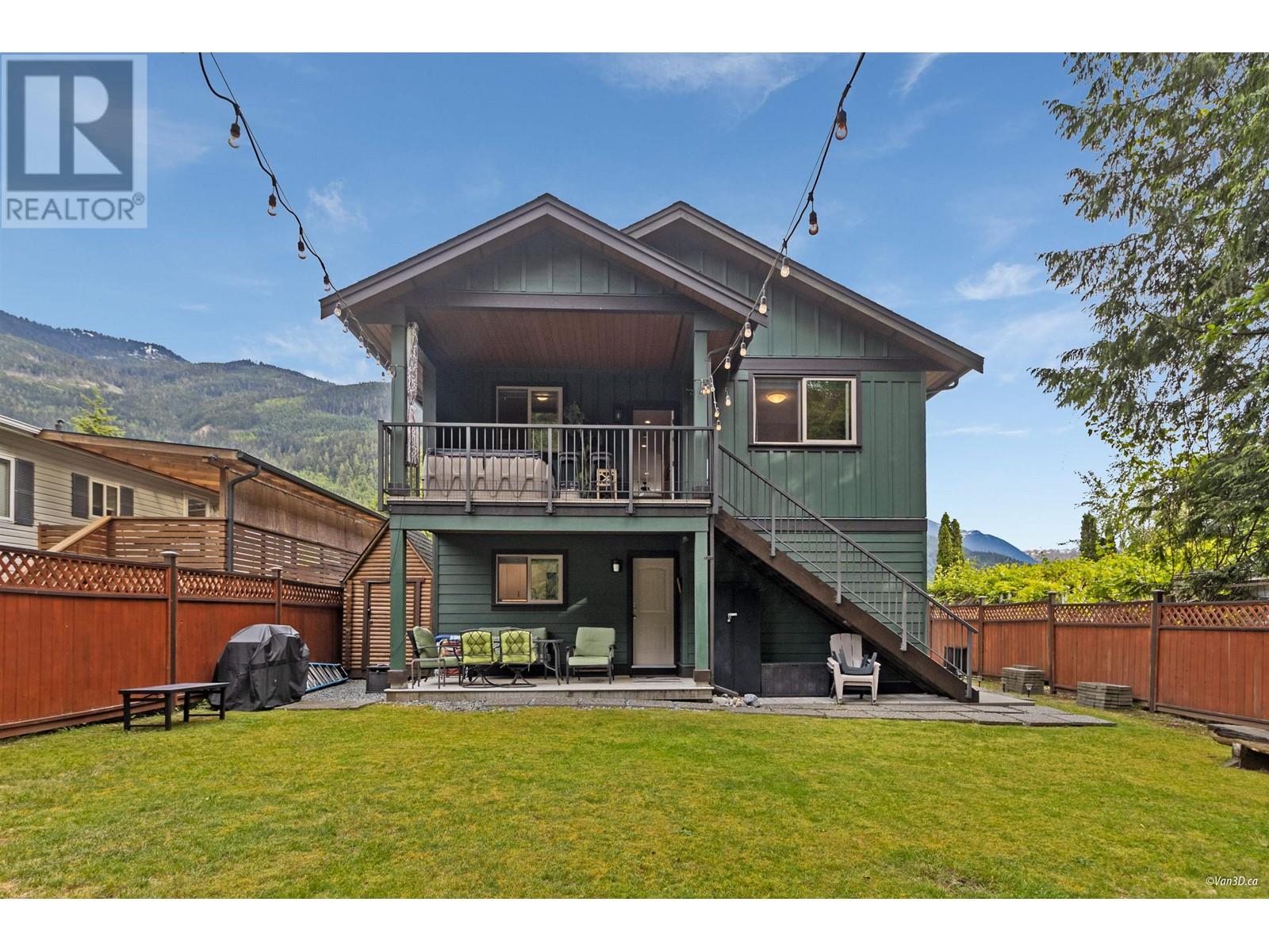 746 Upper Crescent, Squamish, British Columbia  V8E 0V7 - Photo 5 - R3009069